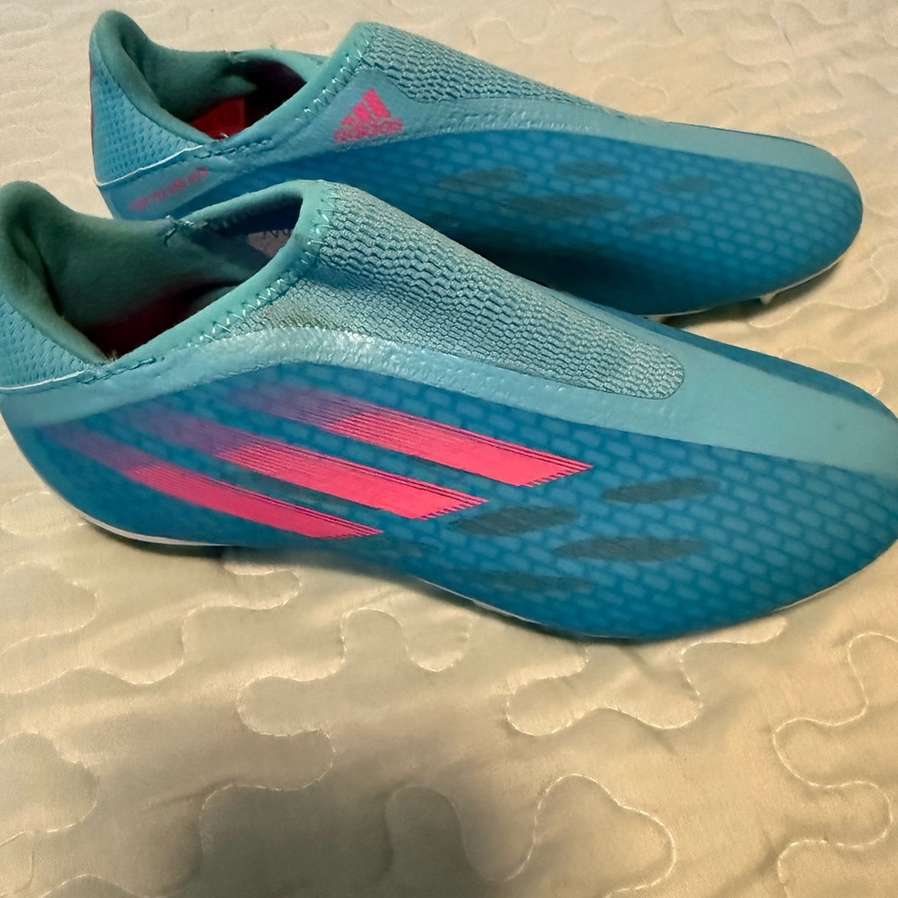 adidas Kids Soccer slip on cleats.  Blue and Pink. Barely worn Size 4Y - Picture 3 of 6